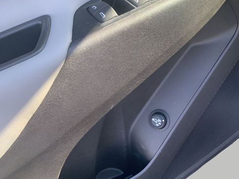 Used 2018 Chevrolet Equinox LT image 21