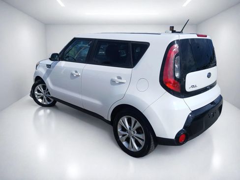 Used 2016 Kia Soul + FWD image 4