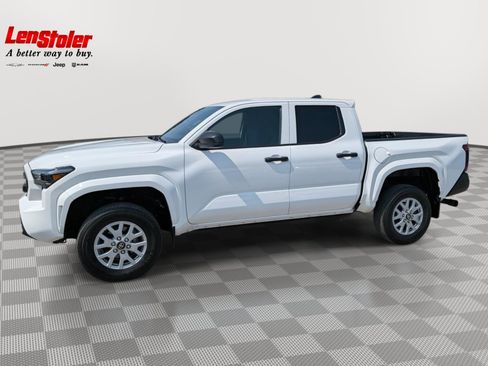 Used 2024 Toyota Tacoma SR AWD/4WD image 2