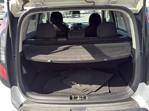 Used 2014 Kia Soul + image 9