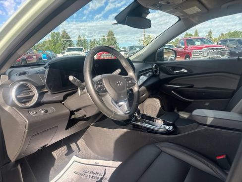 Used 2025 Chevrolet Trax ACTIV w/ Driver Confidence Package FWD image 10