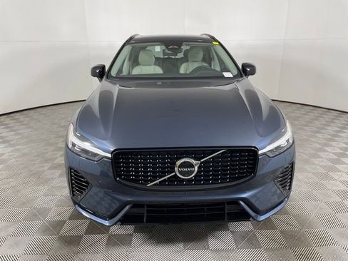 Used 2025 Volvo XC60 T8 Plus w/ Protection Package Premier AWD/4WD image 4