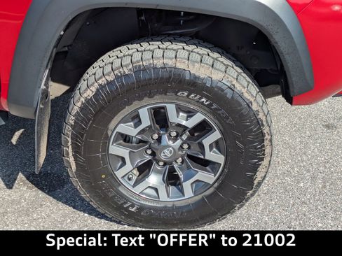 Used 2020 Toyota Tacoma TRD Off-Road image 11