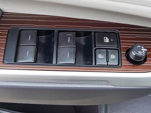 Used 2024 Toyota Sienna LE image 19