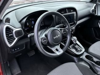 Used 2024 Kia Soul LX w/ Option Group 015 FWD video 2