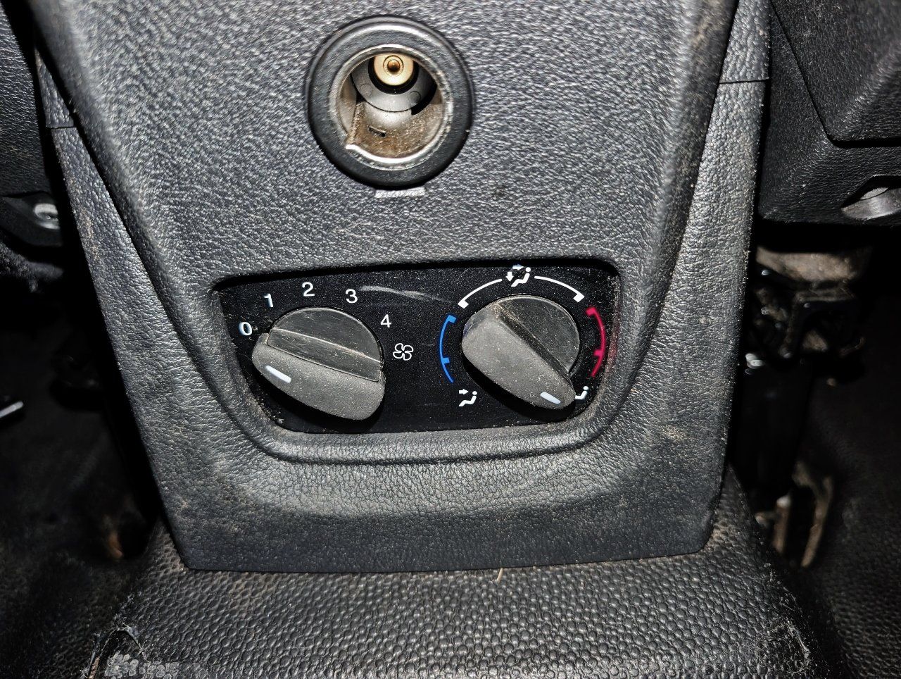 Used 2018 Ford Transit Connect XL FWD image 39