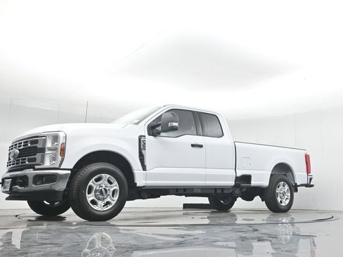 New 2026 Ford F350 XLT image 43