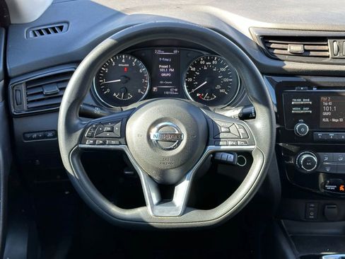 Used 2018 Nissan Rogue Sport S w/ S Appearance Package FWD image 17
