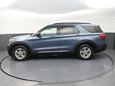 Used 2021 Ford Explorer XLT w/ Equipment Group 202A AWD/4WD image 4