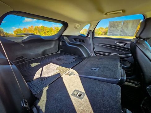 Used 2021 Ford Edge Titanium w/ Class II Trailer Tow Package image 37