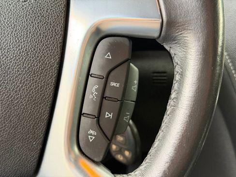 Used 2014 GMC Acadia SLE image 43