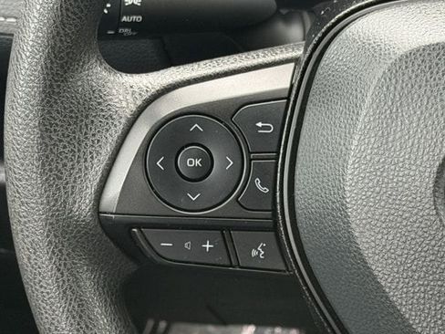 Used 2025 Toyota RAV4 XLE FWD image 14