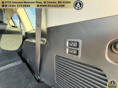 Used 2017 Nissan Armada Platinum w/ Interior Lighting Package image 17