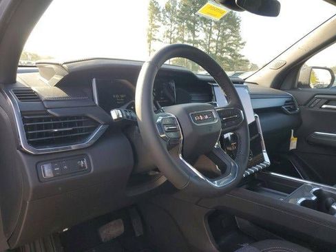 New 2025 GMC Acadia Elevation image 19