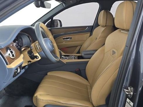 Used 2023 Bentley Bentayga Extended Wheelbase AWD/4WD image 4