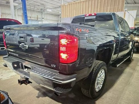 Used 2017 Chevrolet Silverado 2500 LTZ AWD/4WD image 3