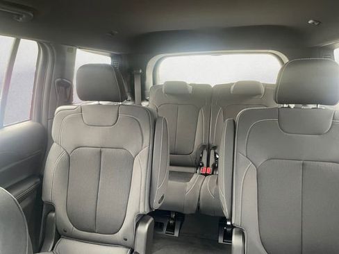 New 2025 Jeep Grand Cherokee L Laredo w/ Luxury Tech Group I image 13