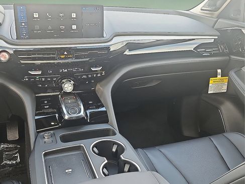 Used 2026 Acura MDX w/ Technology Package FWD image 14