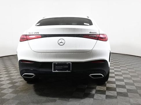 Used 2024 Mercedes-Benz GLC 300 4MATIC image 6