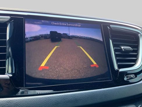 Used 2019 Chrysler Pacifica Touring-L w/ S Appearance Package FWD image 27