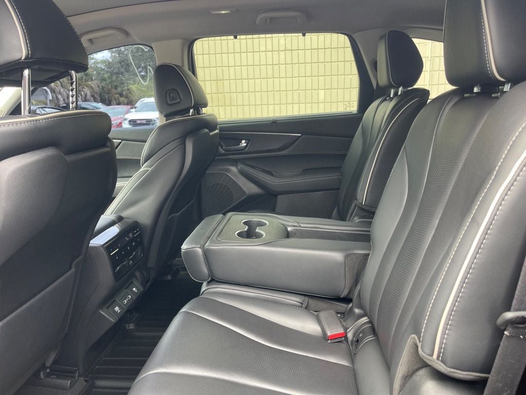 Used 2022 Acura MDX w/ Advance Package AWD/4WD image 13