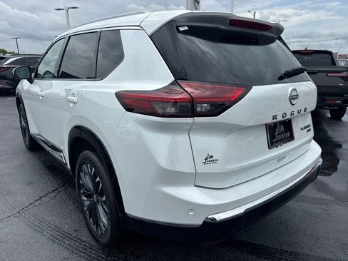 Used 2026 Nissan Rogue Platinum AWD/4WD image 3