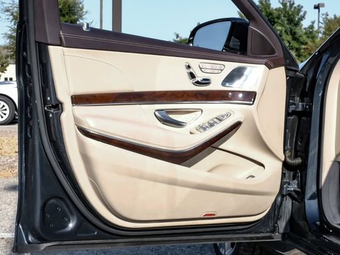 Used 2019 Mercedes-Benz S 560 Sedan image 46