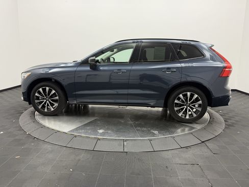 Certified 2024 Volvo XC60 B5 Plus AWD/4WD image 4