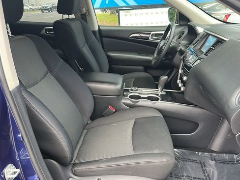 Used 2019 Nissan Pathfinder S AWD/4WD image 25