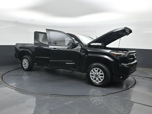 Used 2025 Toyota Tacoma SR5 AWD/4WD image 55