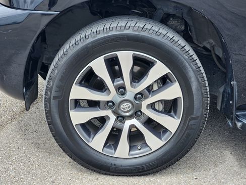 Used 2018 Toyota Sequoia SR5 RWD image 10
