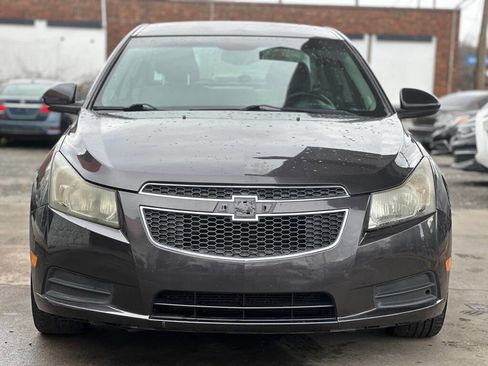 Used 2014 Chevrolet Cruze LT image 2