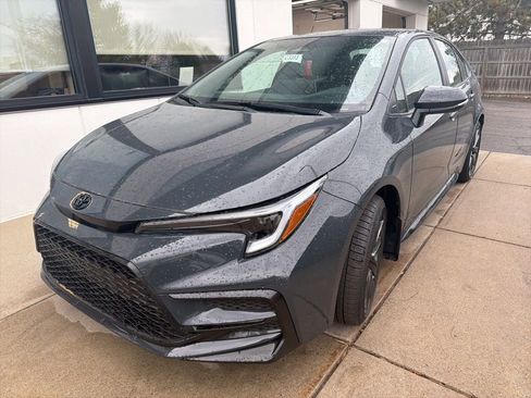 Used 2026 Toyota Corolla XSE image 3