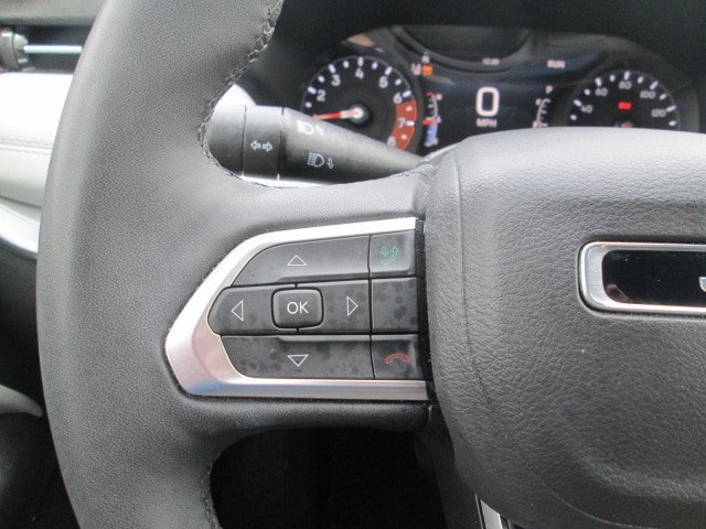 Used 2025 Jeep Compass Limited AWD/4WD image 18