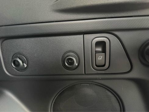 Used 2025 Subaru Forester Limited image 29