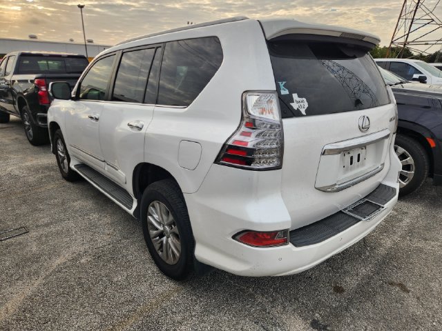 Used 2017 Lexus GX 460 Premium w/ Premium Package AWD/4WD image 3