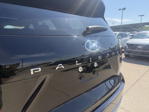 Used 2023 Hyundai Palisade Limited AWD/4WD image 8