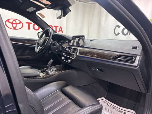 Used 2018 BMW 530e xDrive w/ Premium Package 2 AWD/4WD image 13