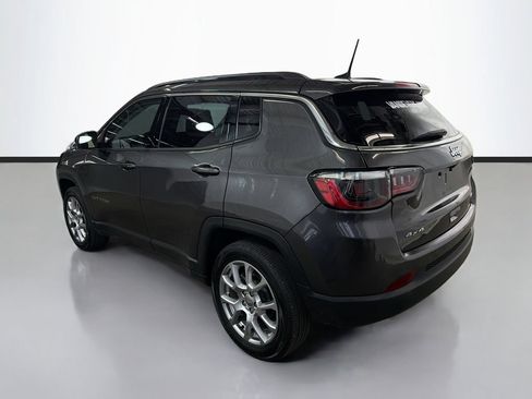 Used 2022 Jeep Compass Latitude AWD/4WD image 7