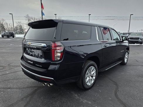 Used 2024 Chevrolet Suburban Premier w/ Premium Package image 18