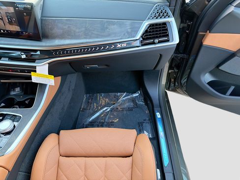 New 2026 BMW X5 xDrive50e w/ Executive Package image 17