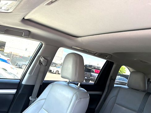 Used 2015 Toyota Highlander XLE AWD/4WD image 6