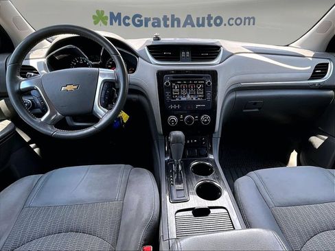 Used 2016 Chevrolet Traverse LT w/ Style and Technology Package FWD image 9
