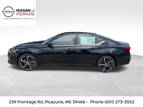 New 2026 Nissan Altima 2.5 SR FWD image 2