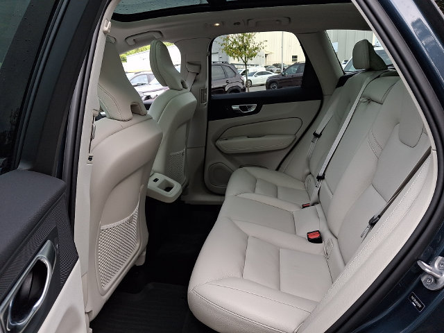 Used 2024 Volvo XC60 B5 Plus w/ Protection Package Premier AWD/4WD image 10