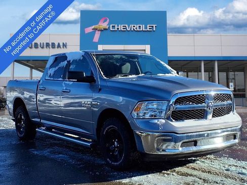 Used 2020 RAM 1500 Classic SLT w/ Luxury Group image 3