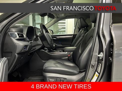 Used 2022 Toyota Highlander Platinum AWD/4WD image 11