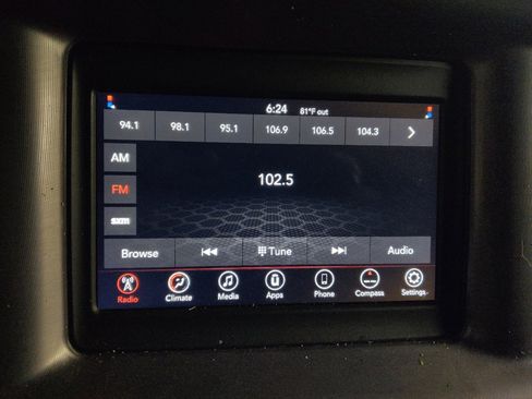Used 2022 Dodge Charger SXT RWD image 25
