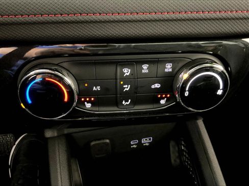 Used 2025 Chevrolet TrailBlazer RS w/ Driver Confidence Package FWD image 34
