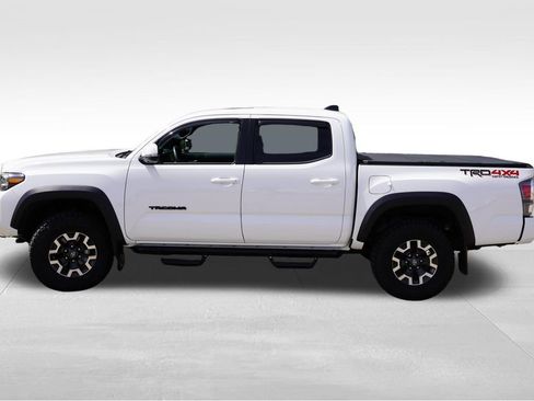 Used 2023 Toyota Tacoma TRD Off-Road w/ TRD Premium Off Road Package AWD/4WD image 9
